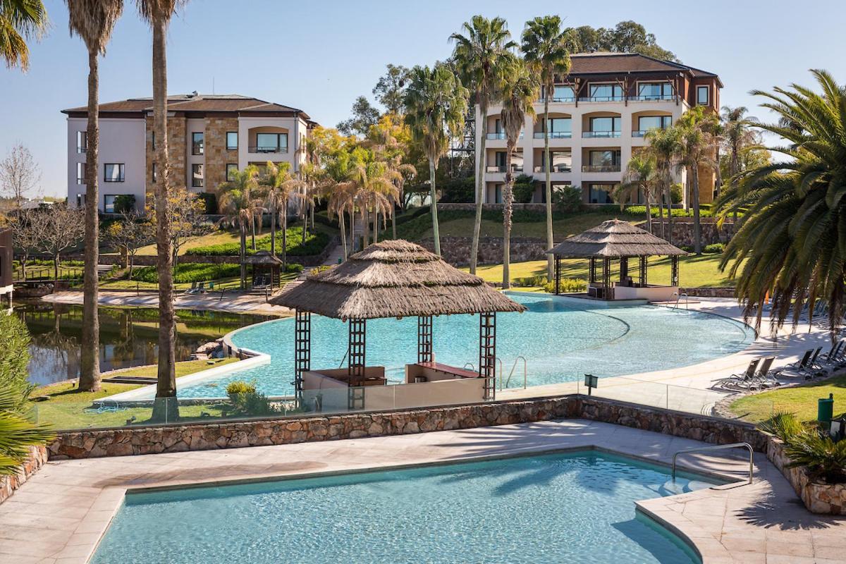 Sofitel La Reserva Cardales Río Luján Buitenkant foto The Village, 2012